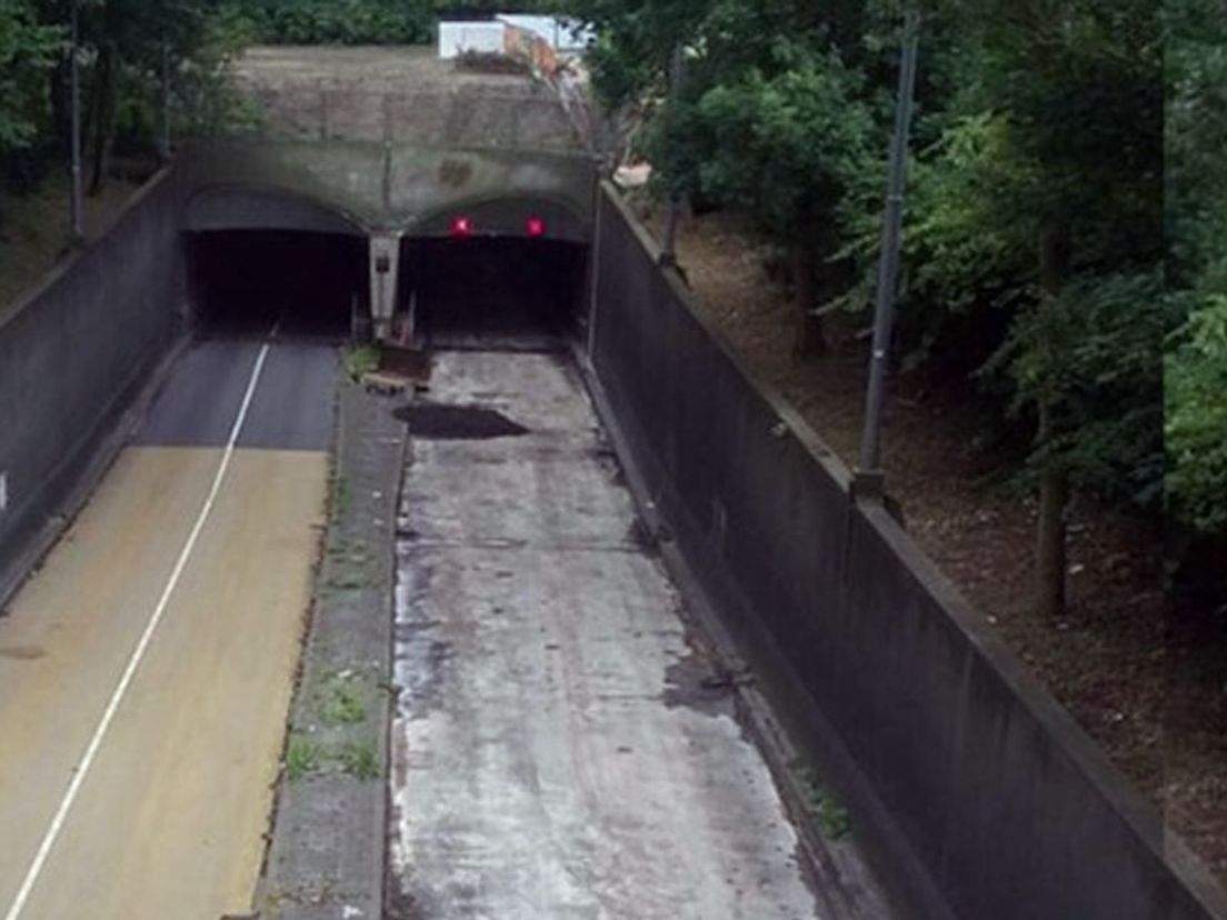 Fietsers en voetgangers kunnen de Maastunnel gewoon blijven gebruiken