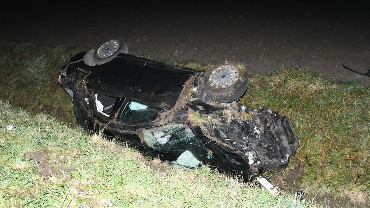 Auto slaat over de kop, bestuurder onder invloed