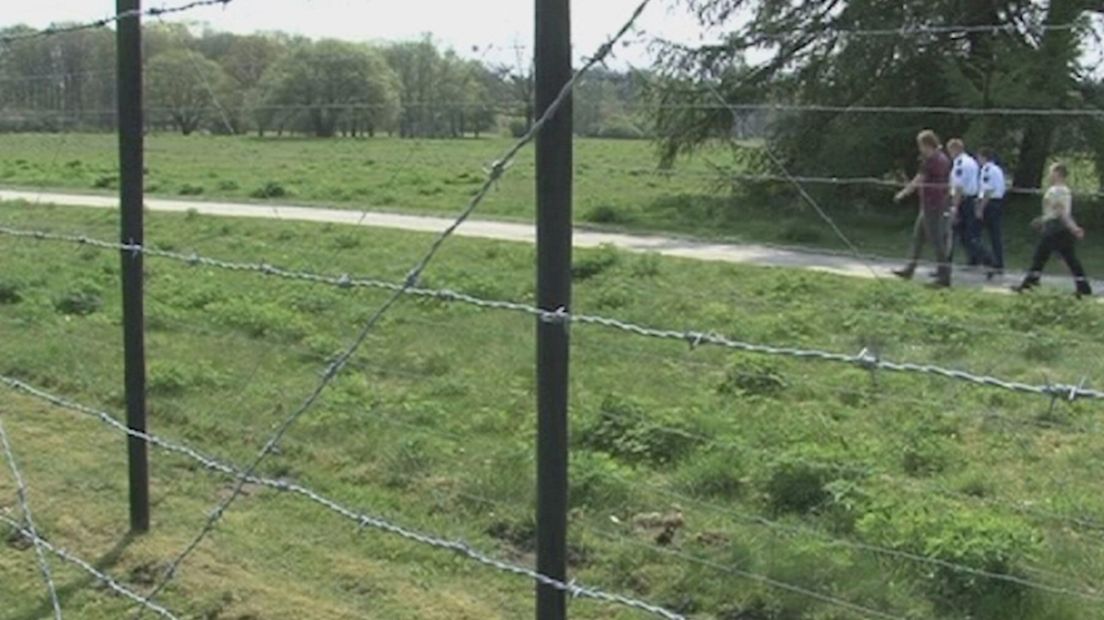 Jeugd bezoekt Westerbork