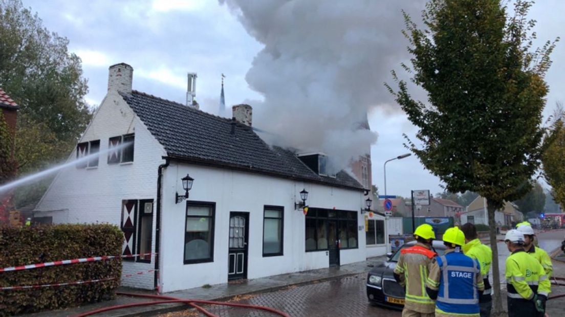 Brand in café Hengstdijk onder controle