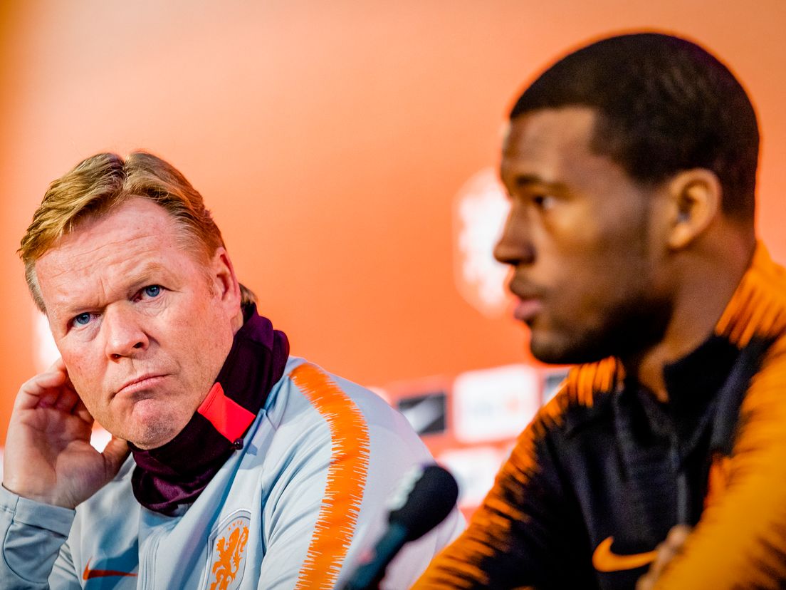 Bondscoach Ronald Koeman en Georginio Wijnaldum