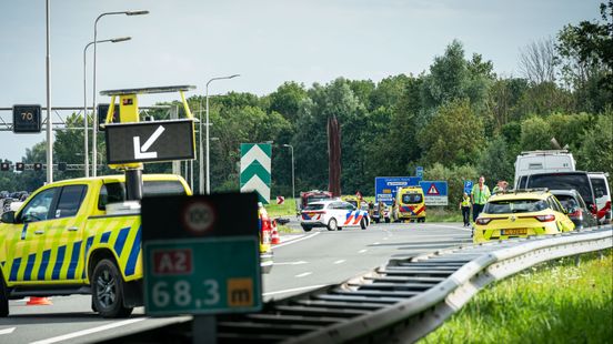Dodelijk motorongeluk A2 bij afrit Nieuwegein. Dodelijk motorongeluk A2 bij afrit Nieuwegein.