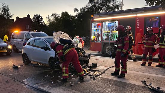 112-nieuws donderdag 28 mei: Flink wat schade bij kop-staartbotsing in Winschoten • Kind op fatbike gewond na aanrijding. 112-nieuws donderdag 28 mei: Flink wat schade bij kop-staartbotsing in Winschoten • Kind op fatbike gewond na aanrijding.