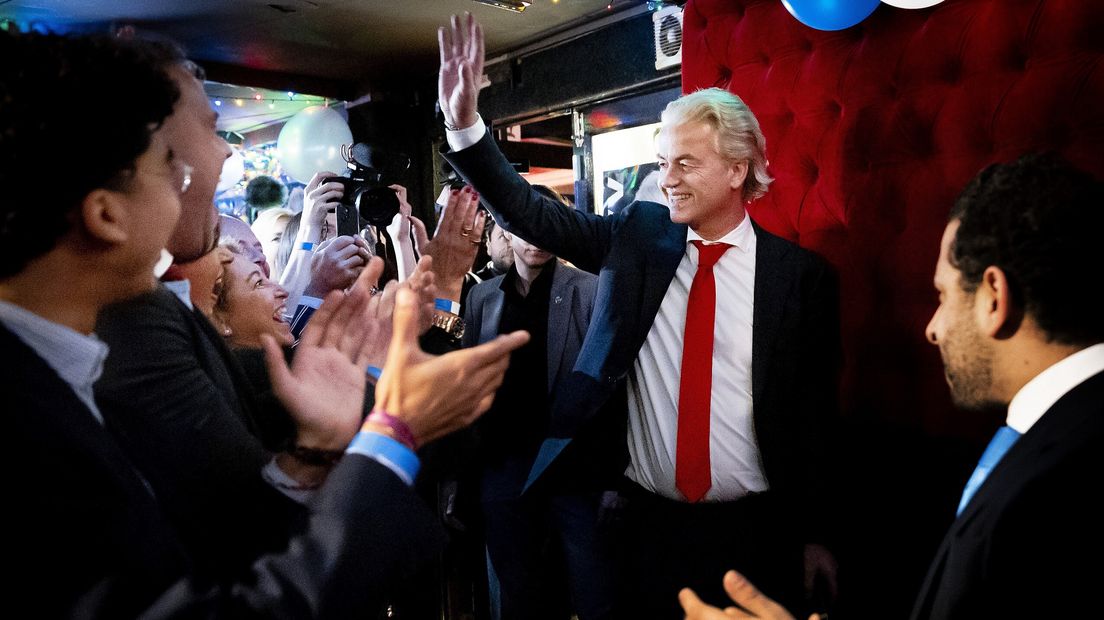 Geert Wilders neemt de felicitaties in ontvangst