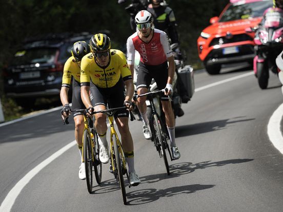 Van Dijke 'heeft geen last meer van zijn reet' en kiest in Giro d'Italia voor vlucht