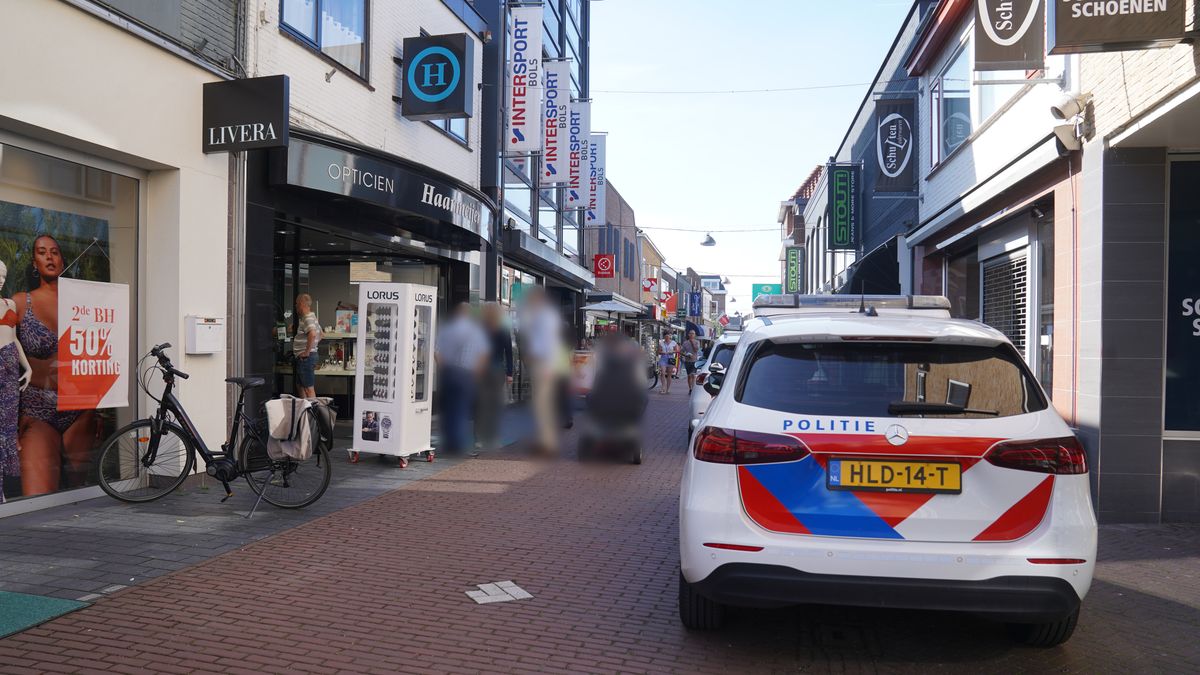 112 Nieuws: Overvalspoging bij juwelier Raalte | Noodweer velt boom Scheerwolde