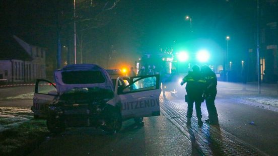 Drie gewonden bij ernstig ongeluk in Hoogeveen. Drie gewonden bij ernstig ongeluk in Hoogeveen.