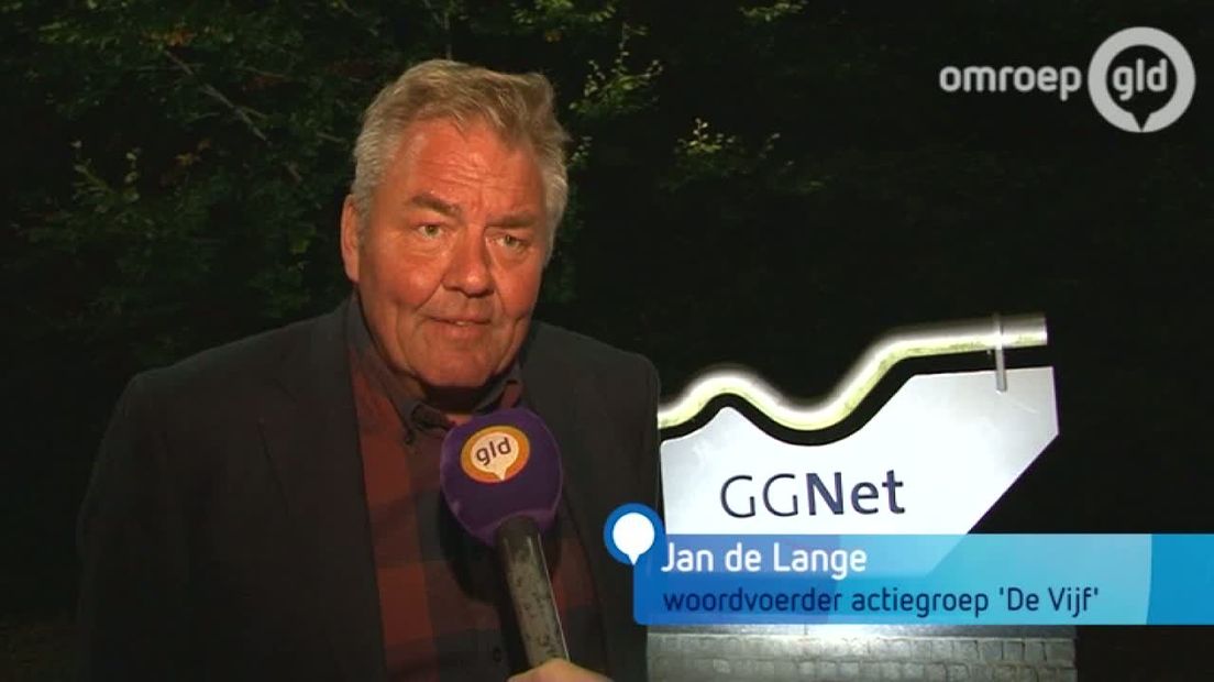 Buurtbewoners vrezen dat er uiteindelijk meer asielzoekers in het GGNet-pand in Apeldoorn komen, dan de door de gemeente beloofde 400. Eerder al liet de gemeente weten dat er eventueel nog 200 extra asielzoekers naar het pand aan de Deventerstraat komen. Sommige buurtbewoners vrezen dat het aantal op zal lopen naar 800.