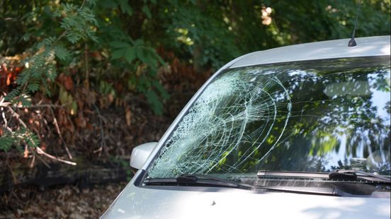 Voetganger naar het ziekenhuis na aanrijding door auto