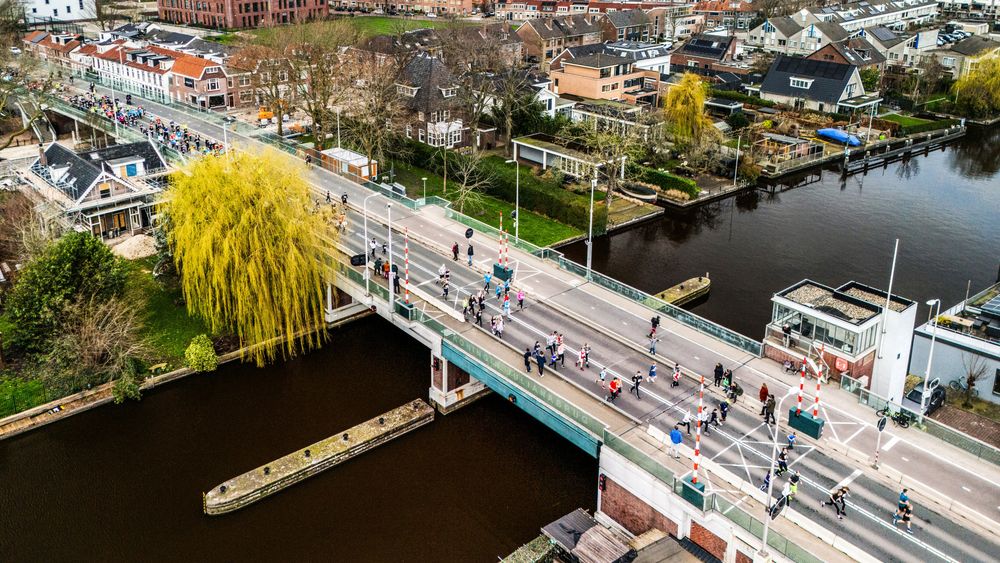 brug alphen aan den rijn dicht