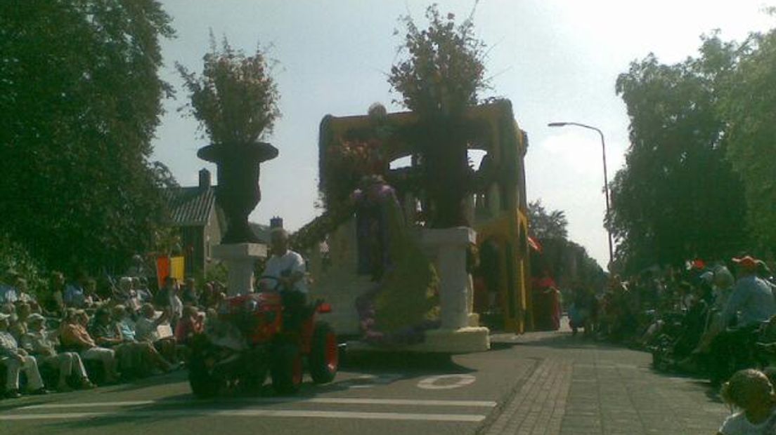 bloemencorso_2011_1_83937df7e138e24dc12579000048ff80.jpg