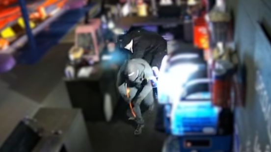 Met oranje koevoet door keukenraam: duo steelt honderden euro’s uit Bounce Valley