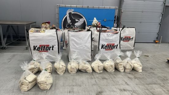 Honderden kilos heroïne onderschept | Motorrijder zwaargewond na ongeval. Honderden kilos heroïne onderschept | Motorrijder zwaargewond na ongeval.