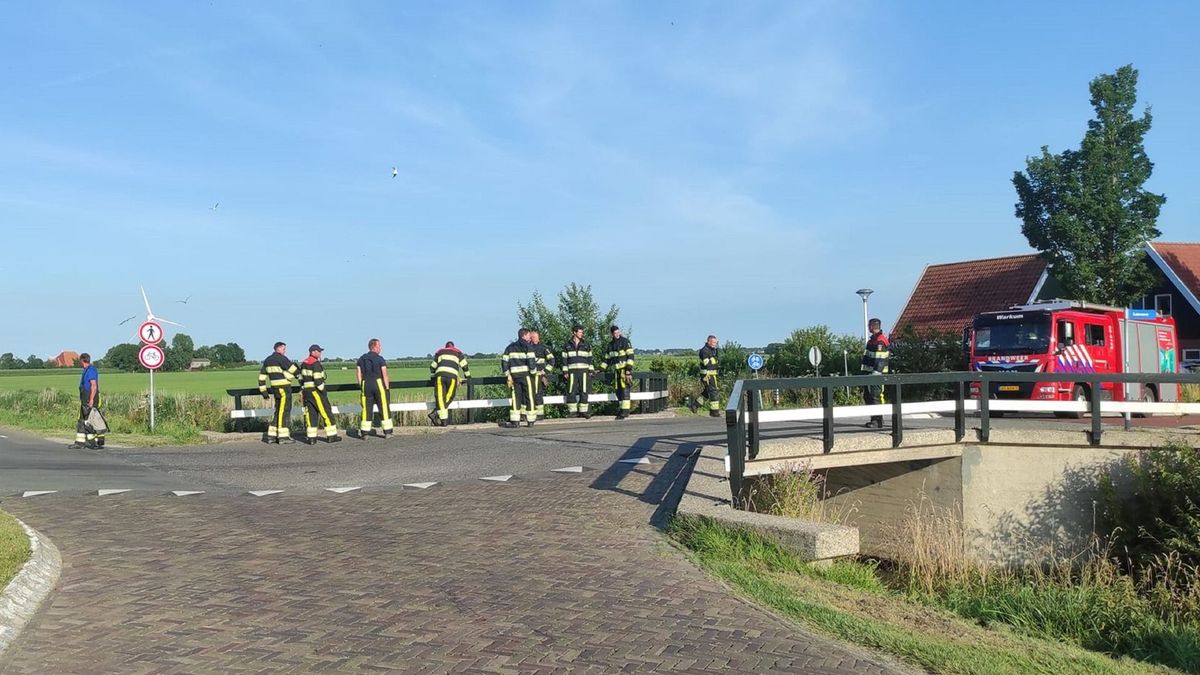 Gaslek zorgde voor onveilige situatie in Hindeloopen, brandweer sloot weg af