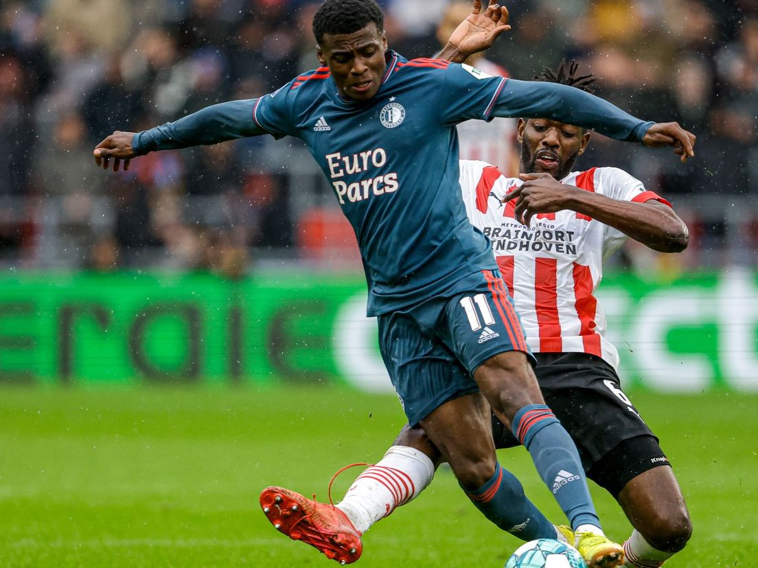 Dilrosun in duel met PSV-middenvelder Ibrahim Sangaré