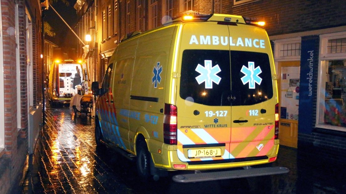 Ambulance naar Goes voor gewonde na val van trap