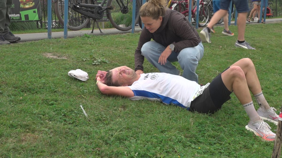 Jort van Zutphen wint opnieuw extreme duurloop Kardingebultra: 'Alsof ik met een dartbord op mijn ru