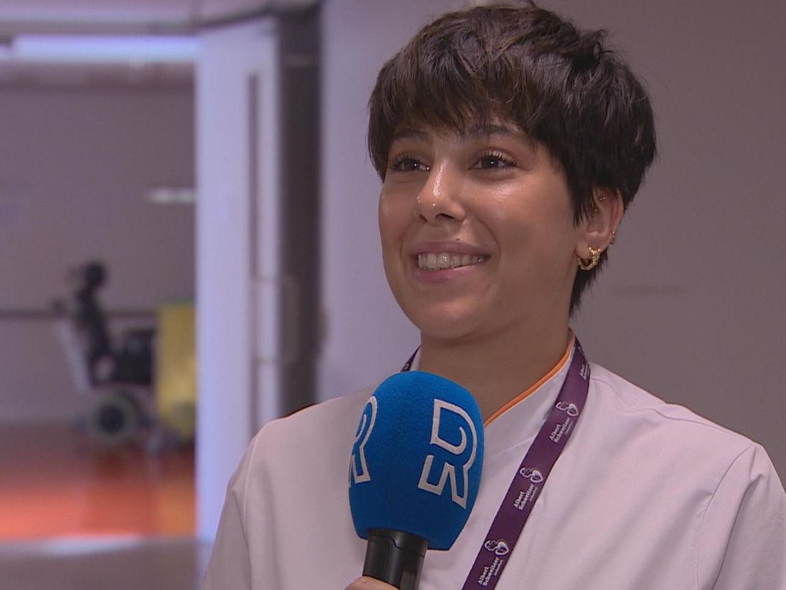 Verpleegkundige Kubra Lekesiz van het Albert Schweitzerziekenhuis