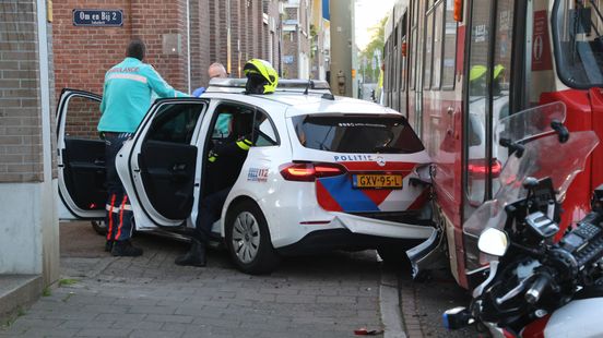 Aanrijding tussen politieauto en tram. Aanrijding tussen politieauto en tram.