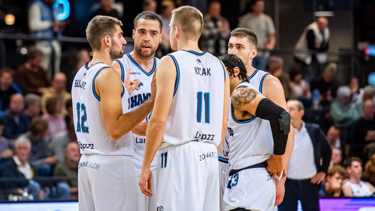 Watch the European basketball match Landstede Rabbits live Ruetir