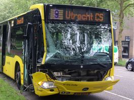 112-nieuws: Stadsbus knalt op takelwagen | Twee Veenendalers opgepakt voor drugshandel