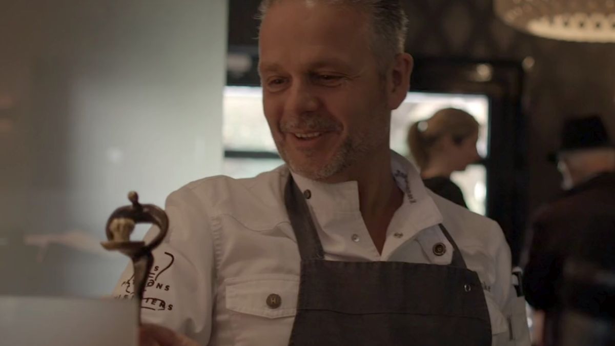 De Kromme Watergang wint award beste visrestaurant (video)