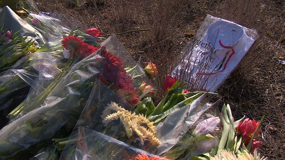 Bloemen neergelegd in Ede na drama
