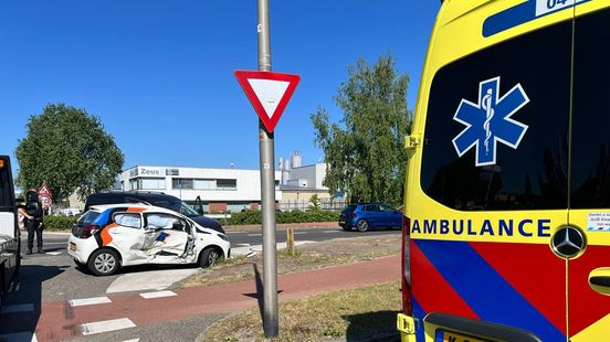 Persoon gewond bij aanrijding in Hardenberg. Persoon gewond bij aanrijding in Hardenberg.