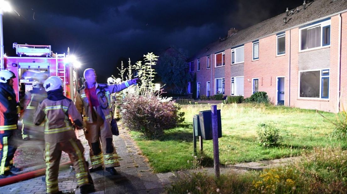 De vrouw stak haar eigen huis in brand (Rechten: De Vries Media)