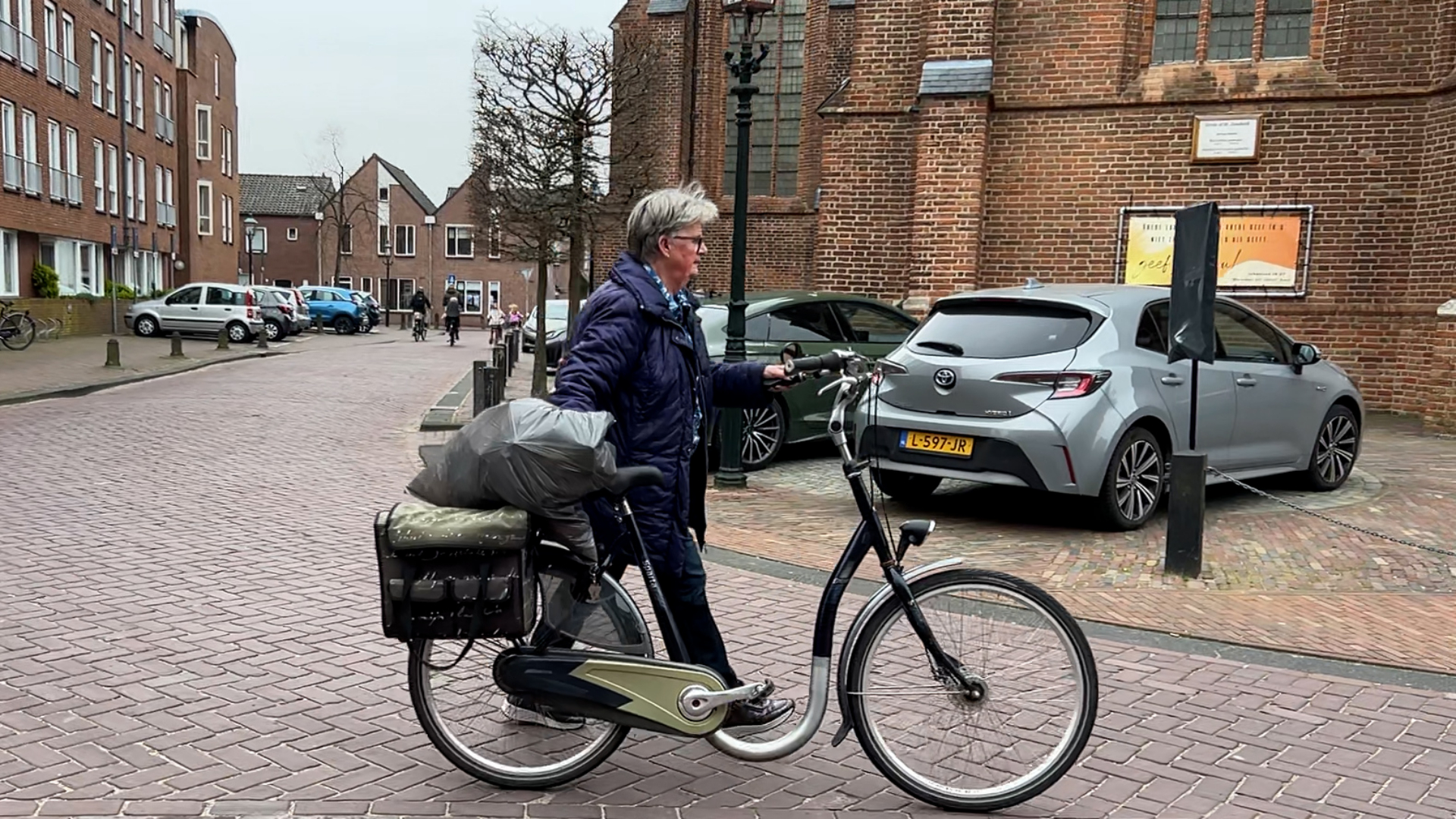 Voedselbank in Montfoort kan afval alleen weggooien dankzij 'vuilniszakvrijwilliger'