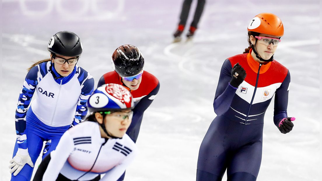 Sjinkie Knegt op de 1.000 meter yn Dordrecht