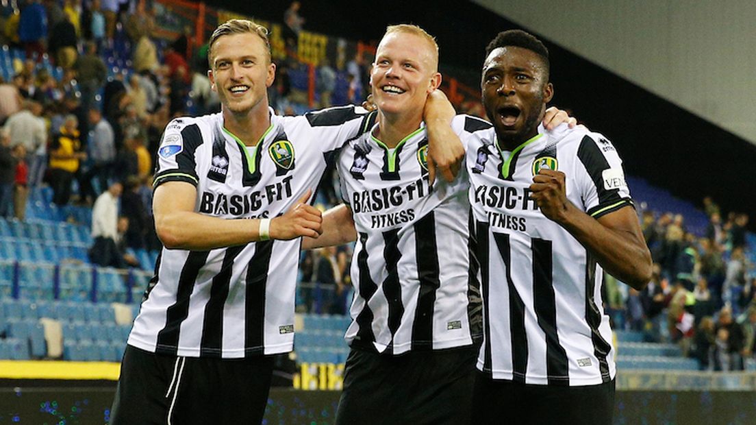 ADO-spelers juichen na overwinning op Vitesse