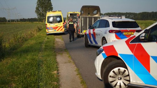 Doorrijder laat iets achter • zwaargewond door aanrijding. Doorrijder laat iets achter • zwaargewond door aanrijding.