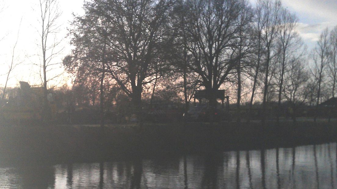 Auto te water in Daarle