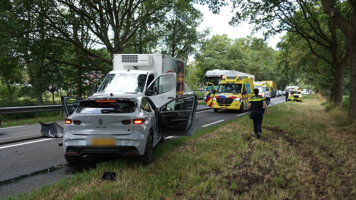 112 Nieuws: Frontale aanrijding op de N35 bij Raalte | Dollemansrit in Rijssen