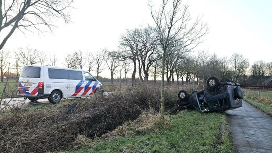 Weg N31 dicht in Friesland na ongelukken door gladheid. Weg N31 dicht in Friesland na ongelukken door gladheid.