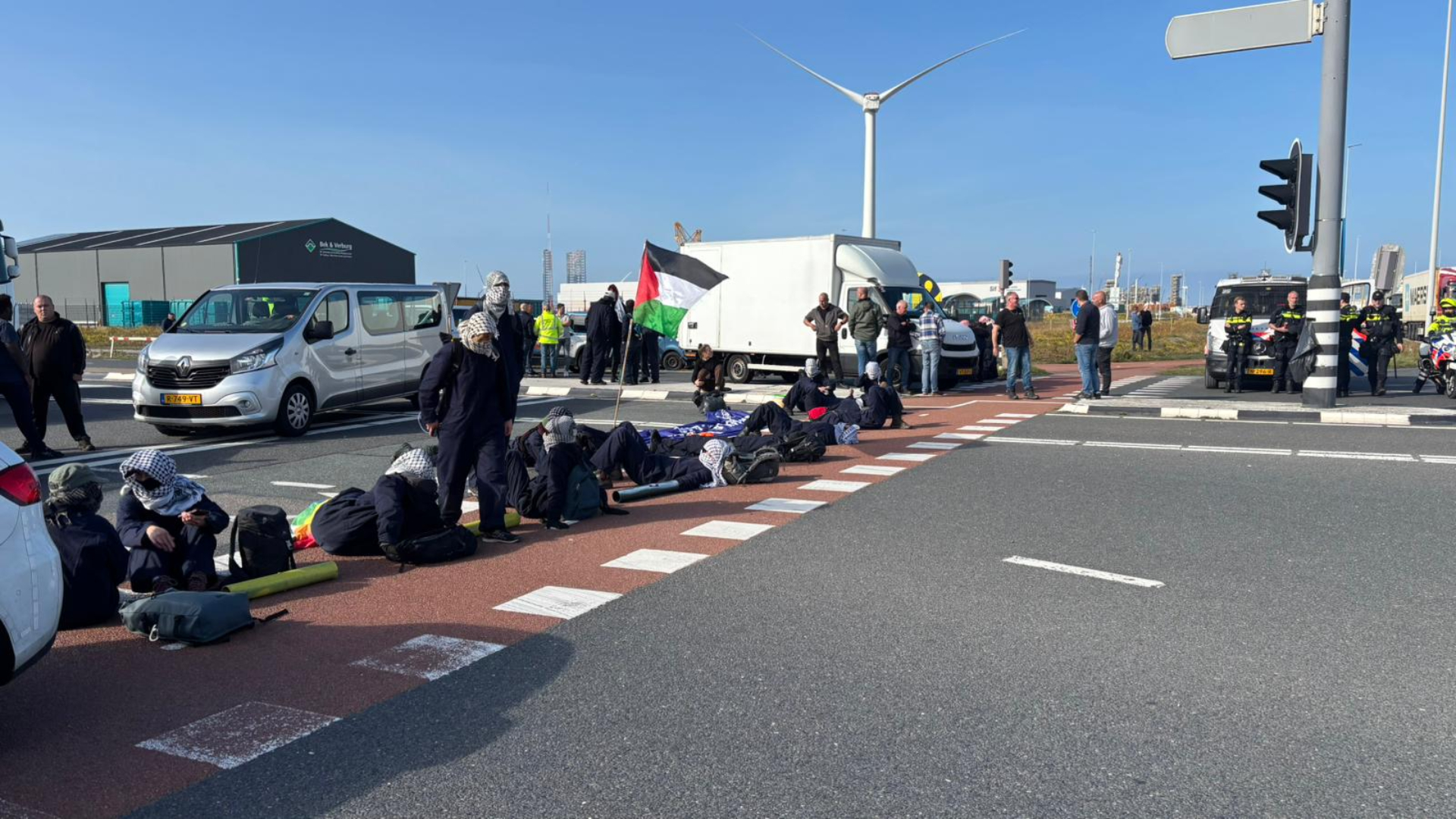 Blokkade van Geef Tegengas op de Tweede Maasvlakte.