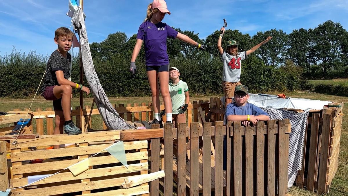 Spijkers, hamers en pallets voor een vrolijk huttendorp