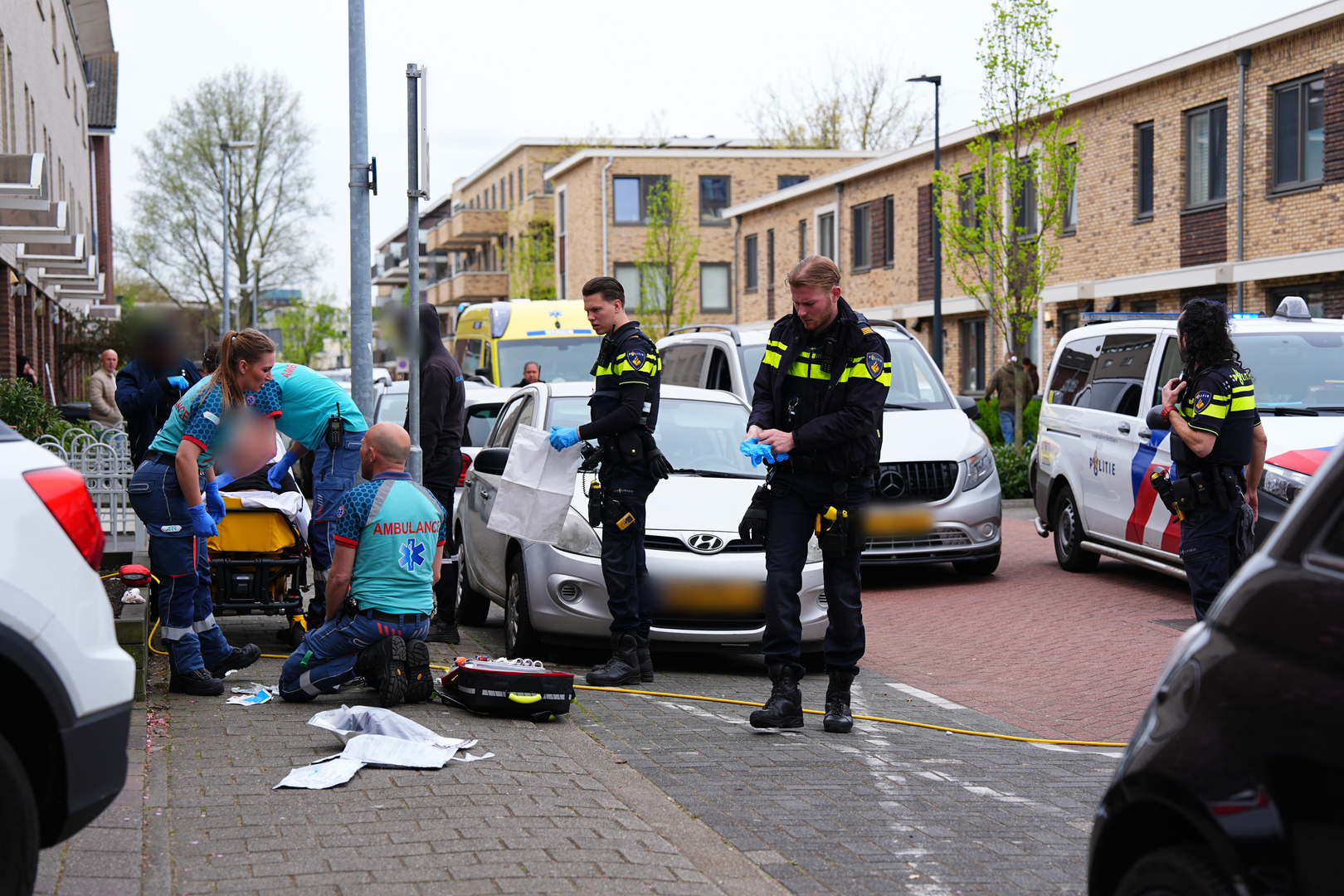 Het slachtoffer is aanspreekbaar naar het ziekenhuis gebracht.