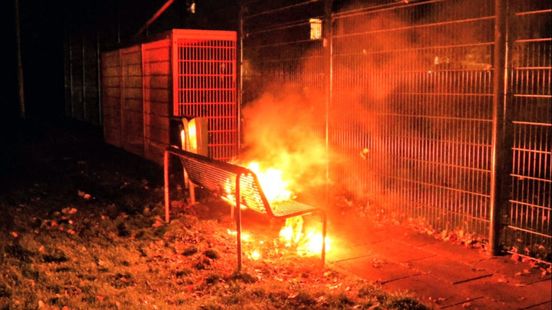 Dodelijk ongeluk • zitbankje in brand