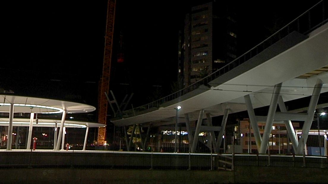 De brug moet het westelijke gedeelte van de stad verbinden met het stadscentrum.