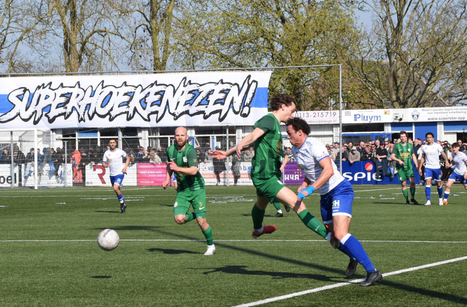 Hoek slaat aanval Quick Boys af en mag langzamerhand aan kampioenschap denken