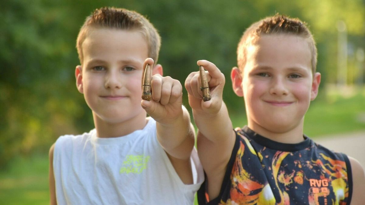 Bas en Tom (8) doen unieke vondst op schelpenpad vlak bij hun huis
