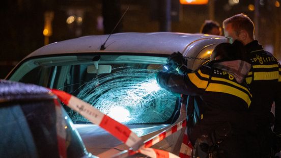 Voetganger overleden na aanrijding op zebrapad, bestuurder aangehouden. Voetganger overleden na aanrijding op zebrapad, bestuurder aangehouden.