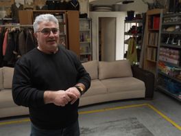 Engin redt schoonmaakster die opeens door het glazen dak valt