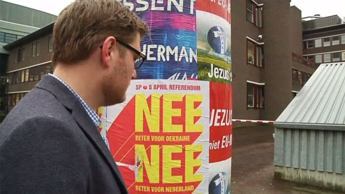 Raadslid Smits mist posters van andere partijen.