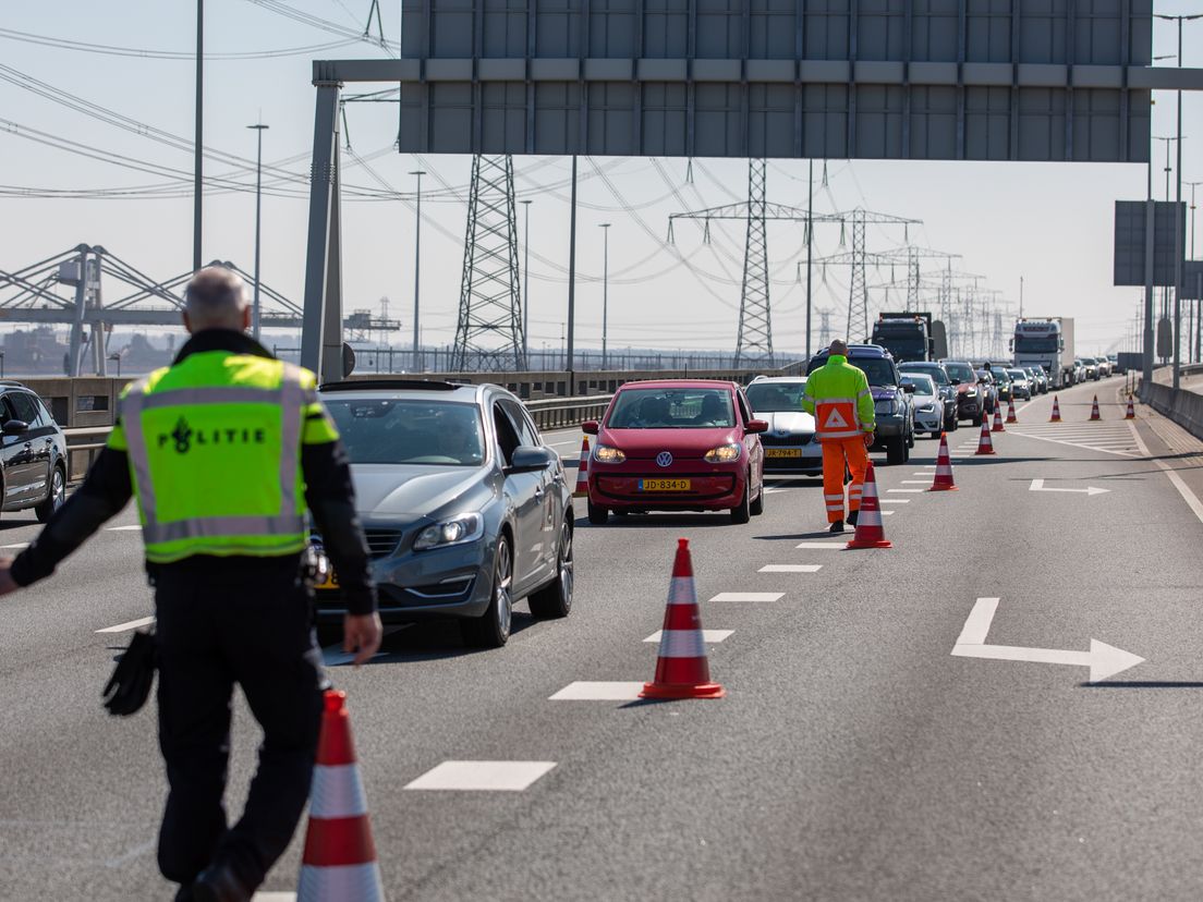 Afslag richting Maasvlaktestrand   afgesloten.