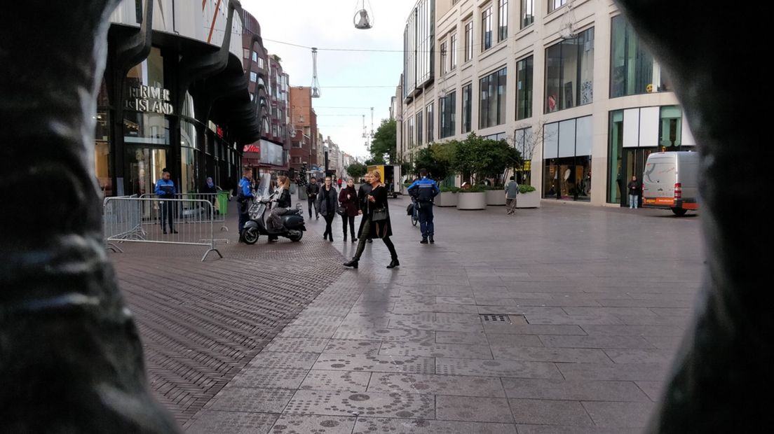Snorfietsers mogen met ingang van vandaag niet meer door de Grote Marktstraat. 