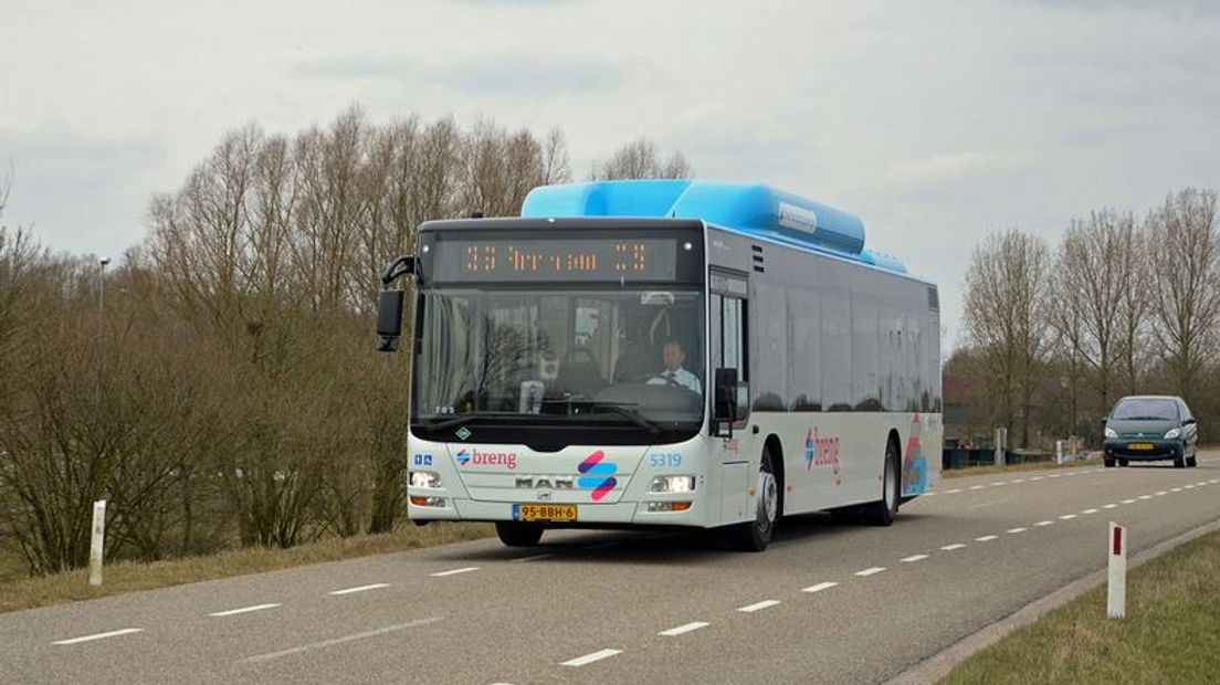 De dienstregeling van de regionale bussen en treinen mag aangepast worden. Dat hebben Gedeputeerde Staten van Gelderland besloten. De nieuwe dienstregeling gaat in op 10 december.