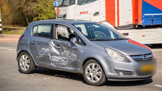 Botsing op druk kruispunt